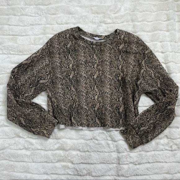 Zara Snakeskin Raw Hem Cropped Sweatshirt - Picture 3 of 9